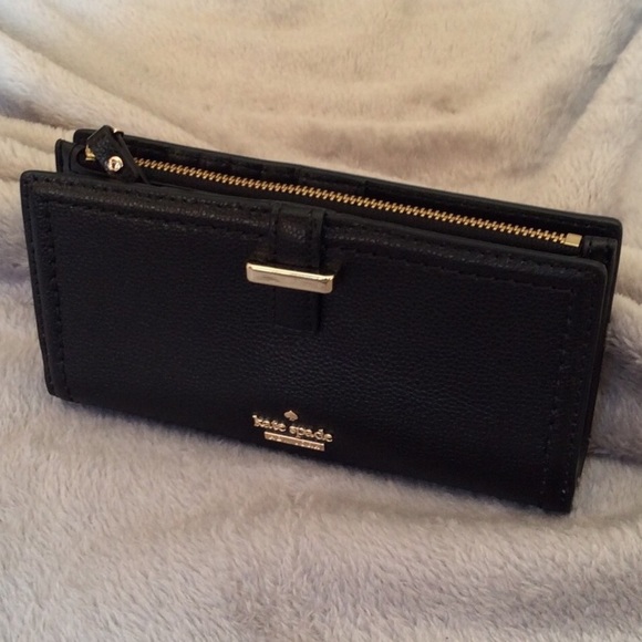 kate spade Handbags - NWT Kate Spade Braylon Patterson Drive Wallet